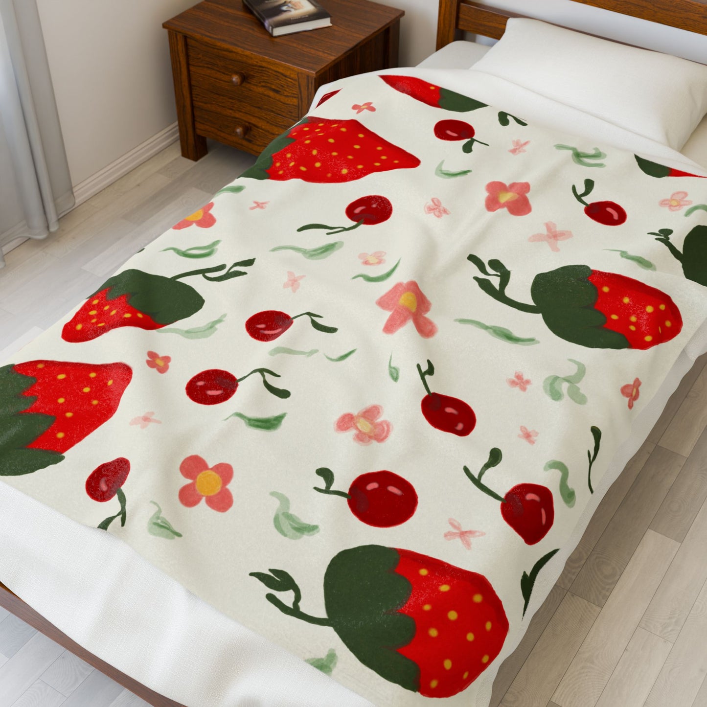 Cozy Strawberry Plush Blanket – Soft Velveteen Throw for Home Décor
